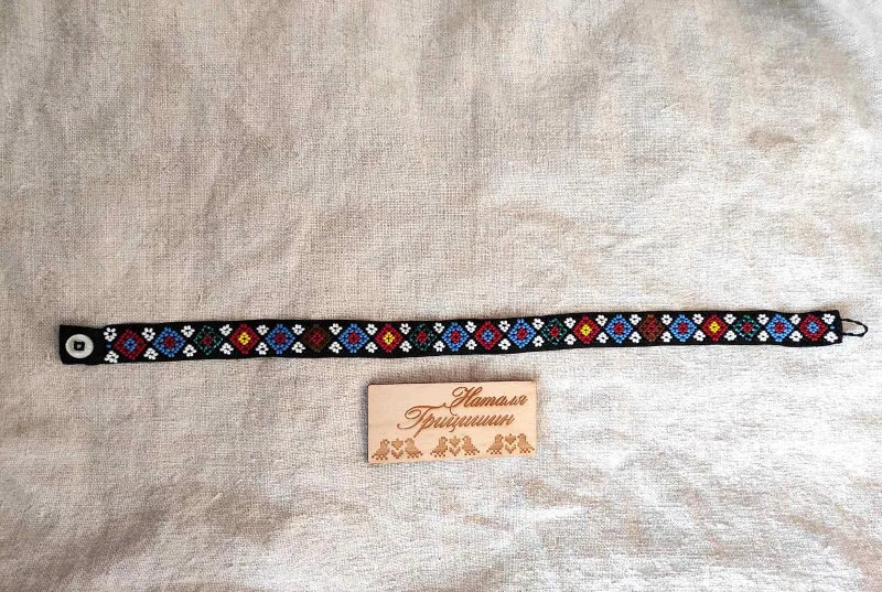 Н. Грицишин. Репліка давньої зґарди з Літинського р-ну Вінницької обл. 2021. Бісер, нанизування