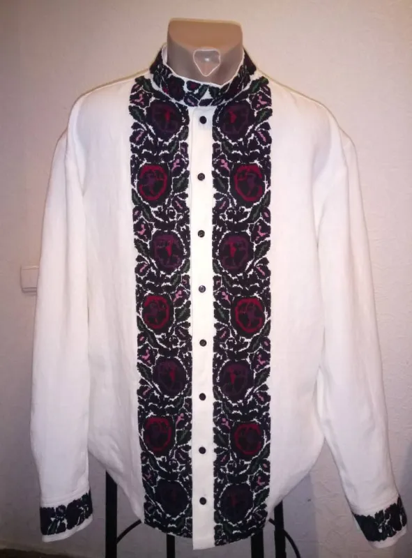 Н. Грицишин. Чоловіча борщівська сорочка «Чорна квітка». 2019. Тканина французькі коноплі, вовняні нитки, шов колодки-1