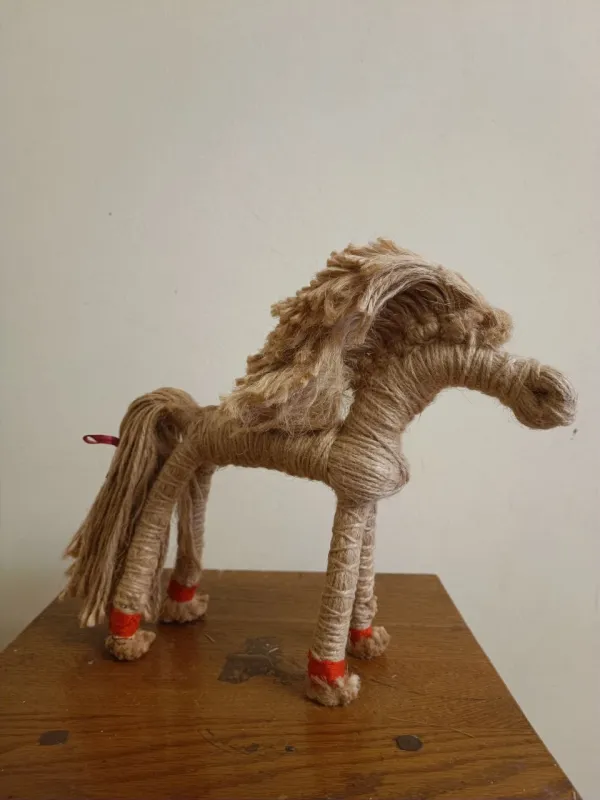 І. Харатін. Лялька «Коник». 2015. Нитки