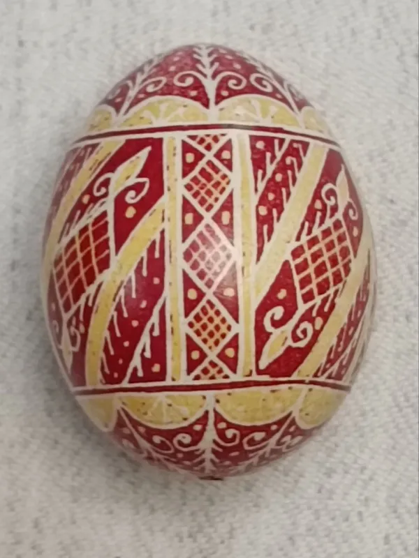 І. Харатін. Писанка «Родючість». 2021. Куряче яйце, віск, харчові барвники