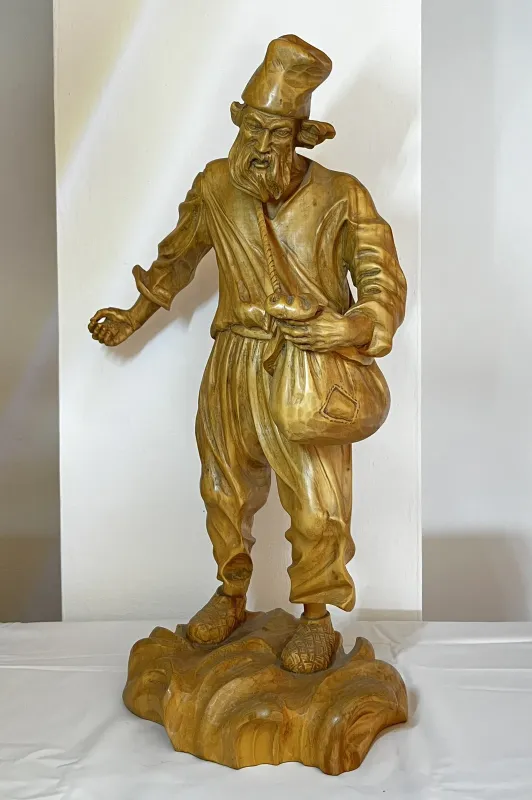 Є. Храпливий. «Сівач». 2009. Липа, об’ємне різьблення