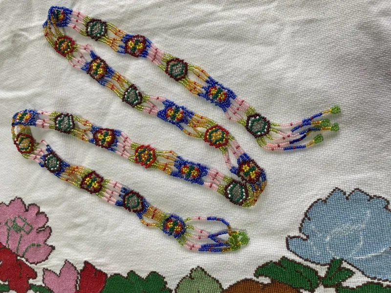 Т. Семенець. Стрічковий ґердан. 2023. Бісер, нитки